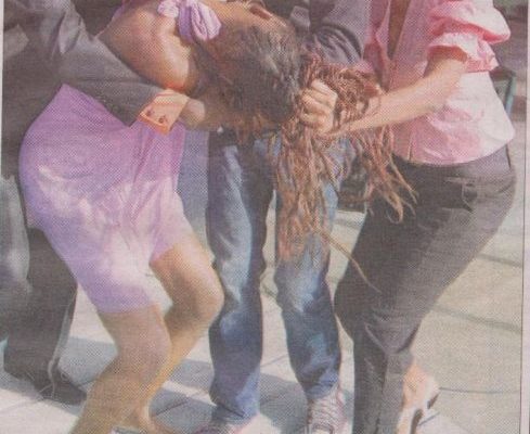 Coup de pilon – Une femme envoie un militaire au coma: B. Diop roue Doudou Sall trois coups de pilons sur la tête Coup de pilon – Une femme envoie un militaire au coma: B. Diop roue Doudou Sall trois coups de pilons sur la tête
