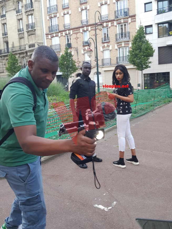 Pape Diouf en mode tournage avec Senepeople à Paris à découvrir bientot. Pape Diouf en mode tournage avec Senepeople à Paris à découvrir bientot.