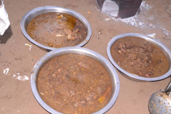 RAMADAN 2018:Le fans club 100% Pape Diouf a distribué des "NDOGOUS" à la population des Parcelles assainies RAMADAN 2018:Le fans club 100% Pape Diouf a distribué des "NDOGOUS" à la population des Parcelles assainies