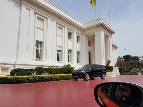 Les hommes d’affaires au Palais Les hommes d’affaires au Palais