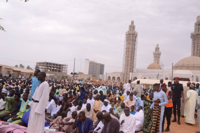 Prière de Korité à Massalikoul Djinane … Tout ce que vous n’avez pas vu en Images Prière de Korité à Massalikoul Djinane … Tout ce que vous n’avez pas vu en Images