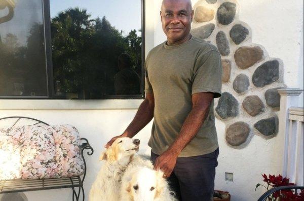 Etats-Unis: Il promène ses chiens, on l'arrête car il est Noir Etats-Unis: Il promène ses chiens, on l'arrête car il est Noir