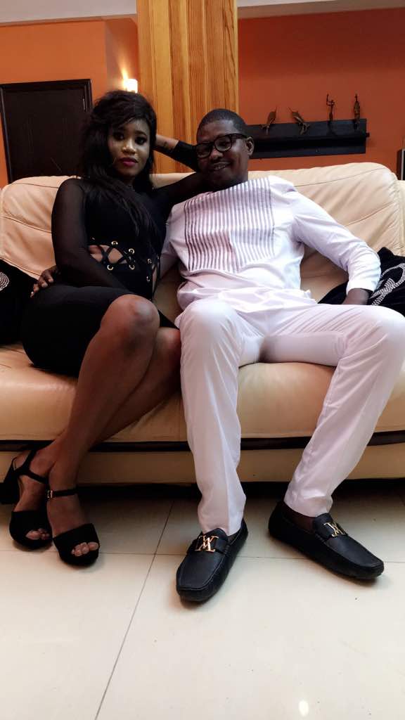 Le chanteur Djibril Diop s'est il fiancé à la vidéo girl Madjiguene?