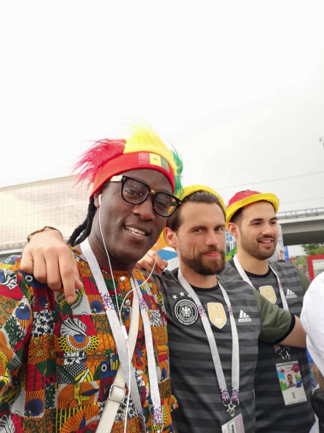 Mondial 2018 : Les premières images au Stade avec Les supporters sénégalais Mondial 2018 : Les premières images au Stade avec Les supporters sénégalais