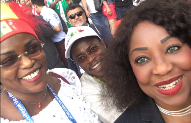 La première dame Marième Faye Sall s’éclate avec Fatma Samoura La première dame Marième Faye Sall s’éclate avec Fatma Samoura