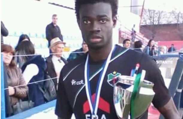 Meurtre à Yoff : Un vendeur de chapelet tue un footballeur en vacances au Sénégal Meurtre à Yoff : Un vendeur de chapelet tue un footballeur en vacances au Sénégal
