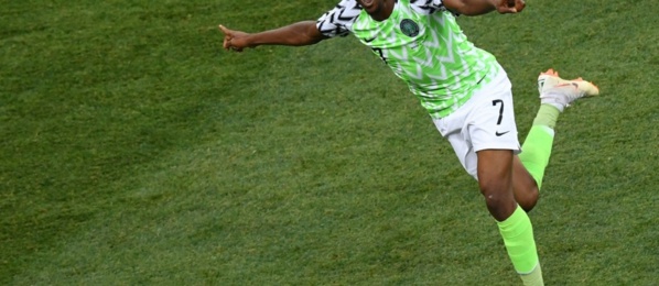 Le Nigéria bat l'Islande (2-0) et relance le suspense dans le groupe D Le Nigéria bat l'Islande (2-0) et relance le suspense dans le groupe D