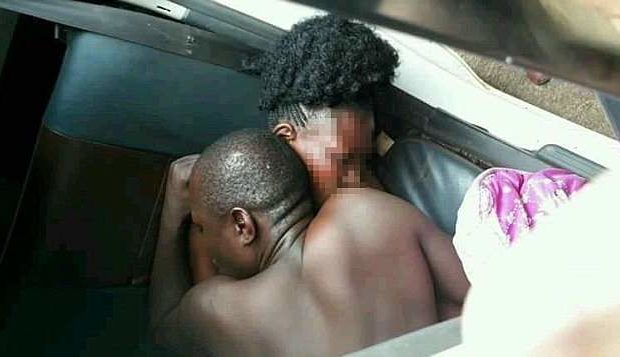 Mamadou Guèye sa femme le surprend en relations sexuelles: sur N.G, une jeune fille de moins de 18 ans, poussant des cris. Mamadou Guèye sa femme le surprend en relations sexuelles: sur N.G, une jeune fille de moins de 18 ans, poussant des cris.