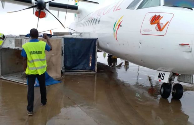 Aéroport international Blaise Diagne sous la pluie: Gros dégâts, le vent empêche l’atterrissage des avions Aéroport international Blaise Diagne sous la pluie: Gros dégâts, le vent empêche l’atterrissage des avions