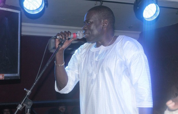 Mauvaise nouvelle pour Assane Ndiaye : Il a été trahi par ses 3 musiciens. Mauvaise nouvelle pour Assane Ndiaye : Il a été trahi par ses 3 musiciens.