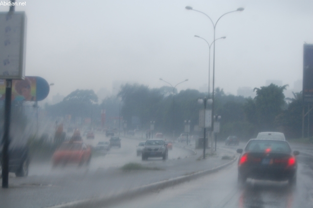 Voici  Dakar qui enregistre sa première pluie