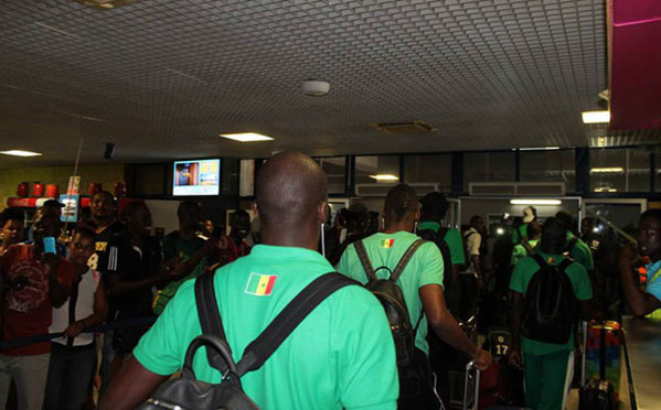 EXCLUSIF : Retard du vol des Lions, Moussa Sow, Salif Sané, Mbaye Niang et Abdoulaye Diallo rentrent en France. EXCLUSIF : Retard du vol des Lions, Moussa Sow, Salif Sané, Mbaye Niang et Abdoulaye Diallo rentrent en France.