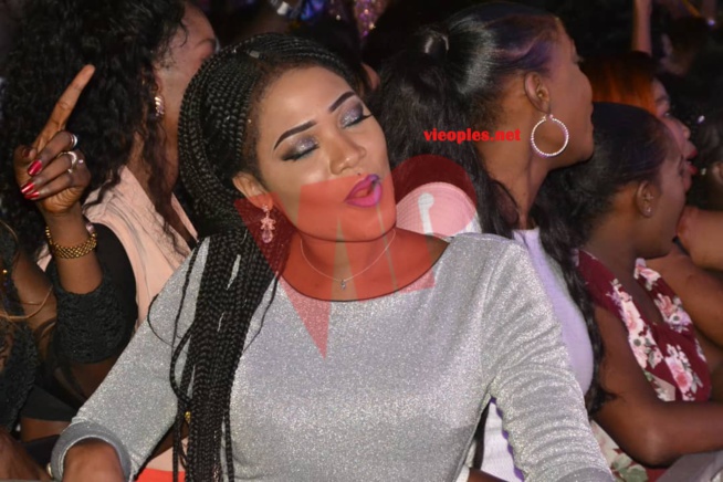 Les images qui montrent le bonheur des fans devant Youssou Ndour au CICES ce 30 juin. Les images qui montrent le bonheur des fans devant Youssou Ndour au CICES ce 30 juin.