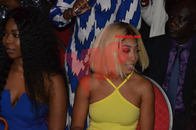 Les images qui montrent le bonheur des fans devant Youssou Ndour au CICES ce 30 juin. Les images qui montrent le bonheur des fans devant Youssou Ndour au CICES ce 30 juin.