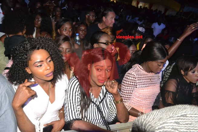 Les images qui montrent le bonheur des fans devant Youssou Ndour au CICES ce 30 juin. Les images qui montrent le bonheur des fans devant Youssou Ndour au CICES ce 30 juin.