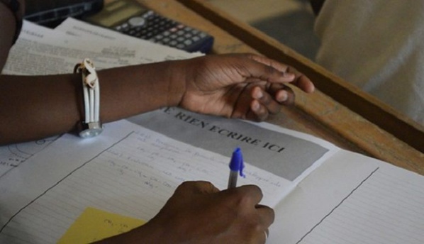 Tricherie au Bac lors de l’épreuve anticipée de philosophie : Le candidat du centre de Ndouloumadji entendu puis libéré Tricherie au Bac lors de l’épreuve anticipée de philosophie : Le candidat du centre de Ndouloumadji entendu puis libéré