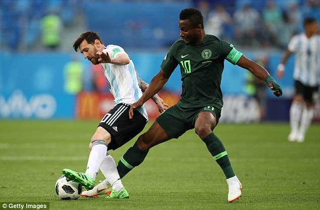 Nigéria : le père de John Obi Mikel kidnappé avant le match contre l’Argentine ! Son fils Mikel a payé la rançon de … Nigéria : le père de John Obi Mikel kidnappé avant le match contre l’Argentine ! Son fils Mikel a payé la rançon de …