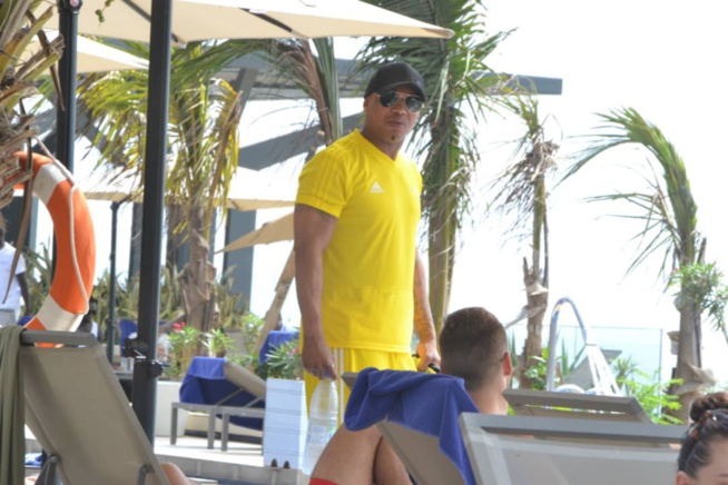 CDM2018: El Hadj diouf a regardé la demi-finale Angleterre Suede dans un hôtel de la place. CDM2018: El Hadj diouf a regardé la demi-finale Angleterre Suede dans un hôtel de la place.