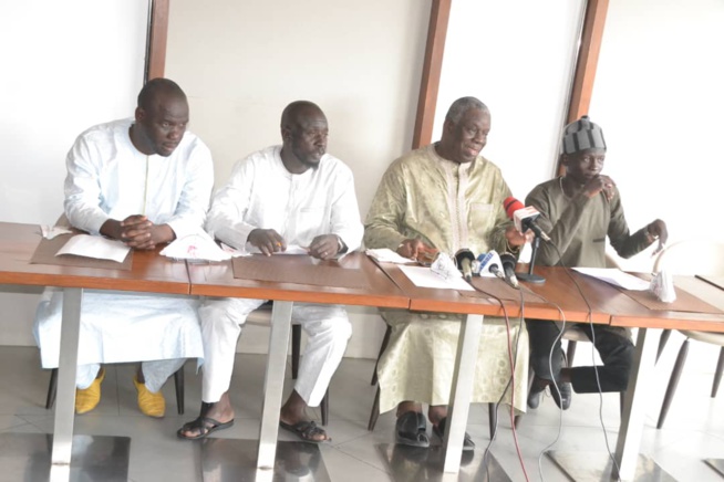 Diop Sy à la rencontre des étudiants pour soutenir le président Macky Sall.