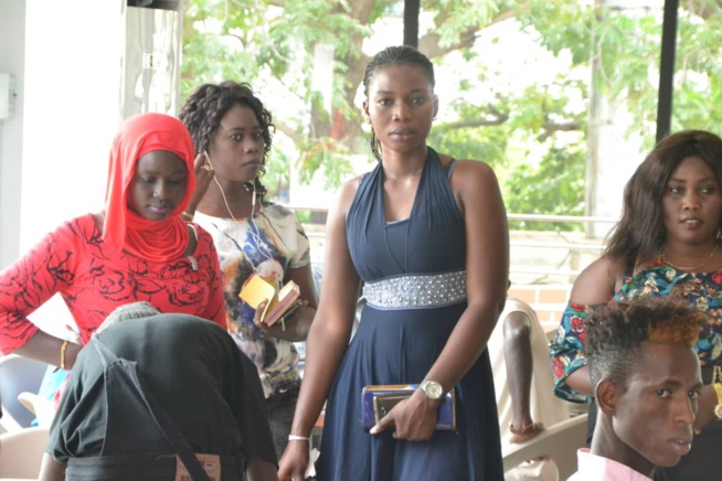 Diop Sy à la rencontre des étudiants pour soutenir le président Macky Sall.