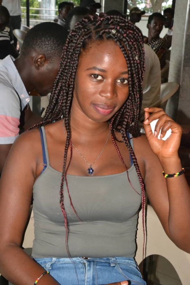 Diop Sy à la rencontre des étudiants pour soutenir le président Macky Sall. Diop Sy à la rencontre des étudiants pour soutenir le président Macky Sall.