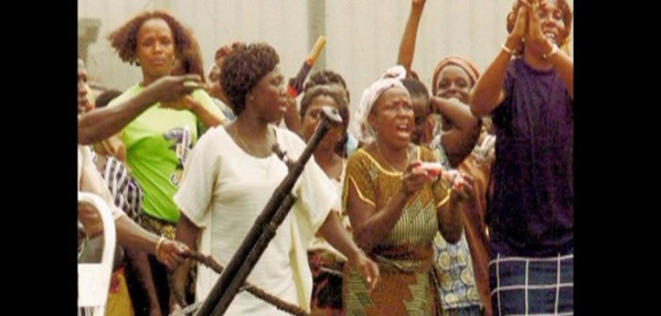 Ouganda : Les femmes exigent de leurs maris un paiement en échange de rapports sexuels Ouganda : Les femmes exigent de leurs maris un paiement en échange de rapports sexuels