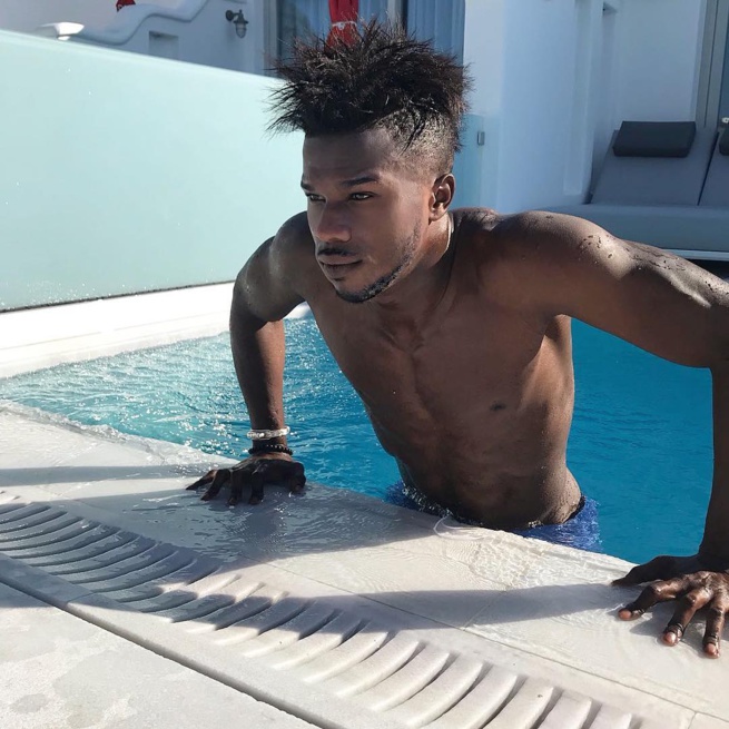 Keita Baldé oublie sa frustration à la plage aux côtés de Simona Keita Baldé oublie sa frustration à la plage aux côtés de Simona