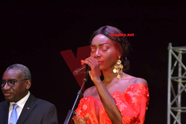En images, la diva Coumba Gawlo assure un spectacle inédit à la Résidence de l'ambassade de la France à Dakar. En images, la diva Coumba Gawlo assure un spectacle inédit à la Résidence de l'ambassade de la France à Dakar.