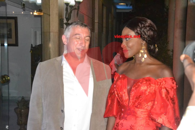 En images, la diva Coumba Gawlo assure un spectacle inédit à la Résidence de l'ambassade de la France à Dakar. En images, la diva Coumba Gawlo assure un spectacle inédit à la Résidence de l'ambassade de la France à Dakar.