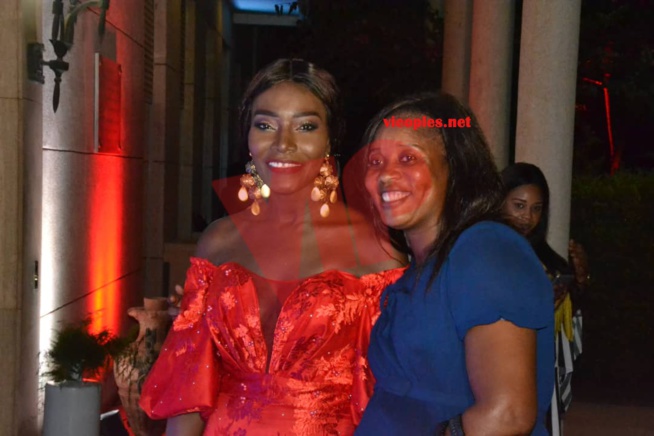 En images, la diva Coumba Gawlo assure un spectacle inédit à la Résidence de l'ambassade de la France à Dakar. En images, la diva Coumba Gawlo assure un spectacle inédit à la Résidence de l'ambassade de la France à Dakar.