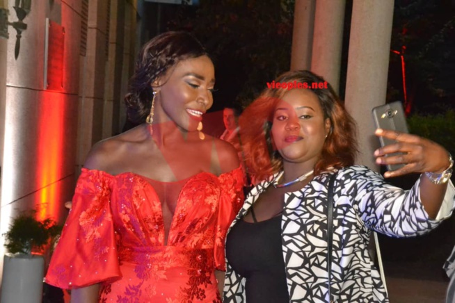En images, la diva Coumba Gawlo assure un spectacle inédit à la Résidence de l'ambassade de la France à Dakar. En images, la diva Coumba Gawlo assure un spectacle inédit à la Résidence de l'ambassade de la France à Dakar.