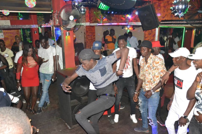 Lesimages de la soirée explosive de Baba Mbengue au club Gaindé.