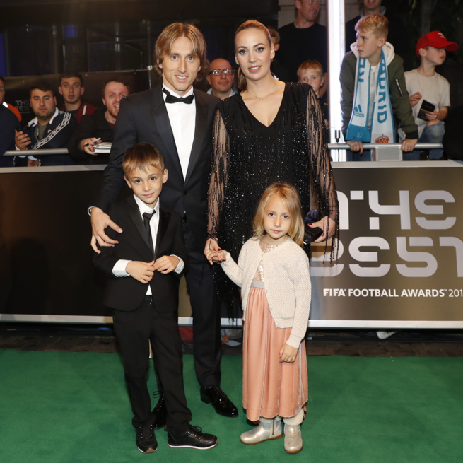 Luka Modric, le génie croate qui risque de finir en prison après la finale contre la France, , il a épousé son… Luka Modric, le génie croate qui risque de finir en prison après la finale contre la France, , il a épousé son…