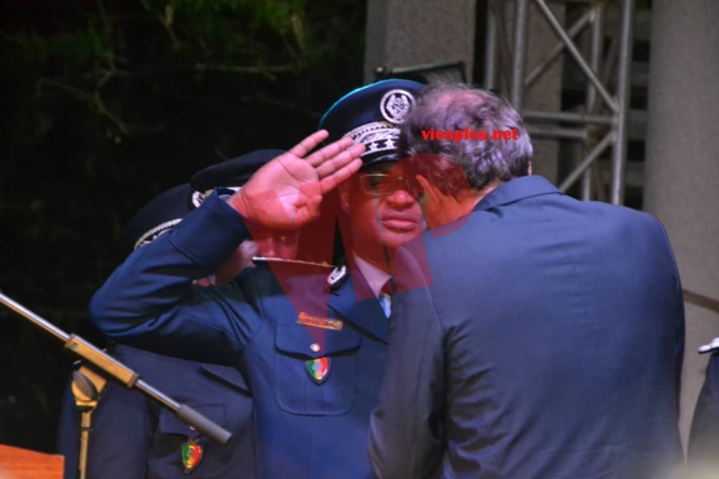 Féte nationale du 14 Juillet de la France, le patron de la police Omar Maal décoré par SE Christophe Bigot ambassadeur de la France