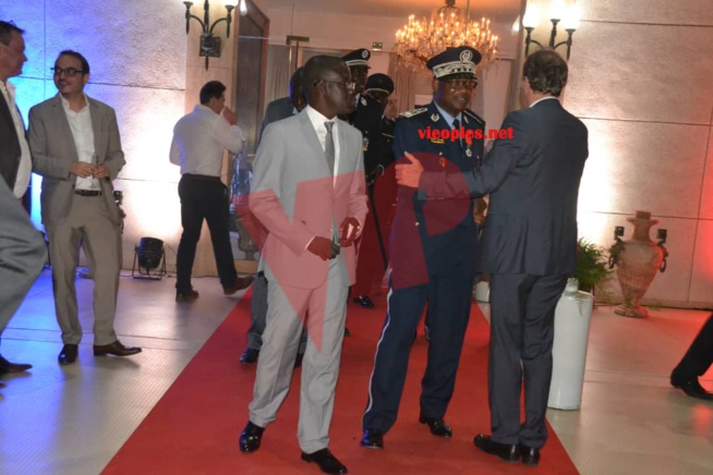 Féte nationale du 14 Juillet de la France, le patron de la police Omar Maal décoré par SE Christophe Bigot ambassadeur de la France
