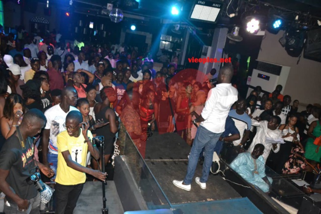 74 IMAGES: La jet-set Dakaroise à l'assaut du Saraba avec un Pape Diouf décisif pour le 13 octobre à Accor Hotel Arena Paris Bercy. 74 IMAGES: La jet-set Dakaroise à l'assaut du Saraba avec un Pape Diouf décisif pour le 13 octobre à Accor Hotel Arena Paris Bercy.