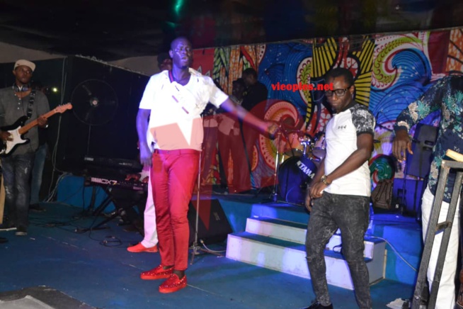 74 IMAGES: La jet-set Dakaroise à l'assaut du Saraba avec un Pape Diouf décisif pour le 13 octobre à Accor Hotel Arena Paris Bercy. 74 IMAGES: La jet-set Dakaroise à l'assaut du Saraba avec un Pape Diouf décisif pour le 13 octobre à Accor Hotel Arena Paris Bercy.