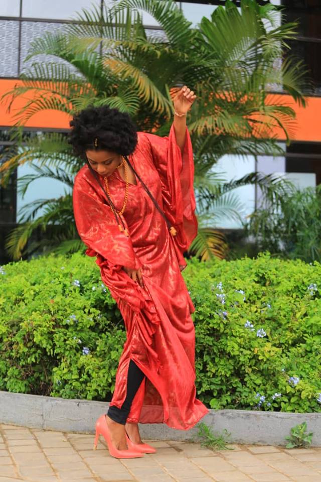 L’animatrice de TFM, Merry Bey Diouf toute ravissante dans sa tenue traditionnelle L’animatrice de TFM, Merry Bey Diouf toute ravissante dans sa tenue traditionnelle