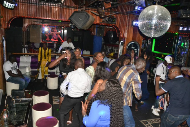 La nouvelle voix de la musique Yacine en live au Golden Night Club. La nouvelle voix de la musique Yacine en live au Golden Night Club.