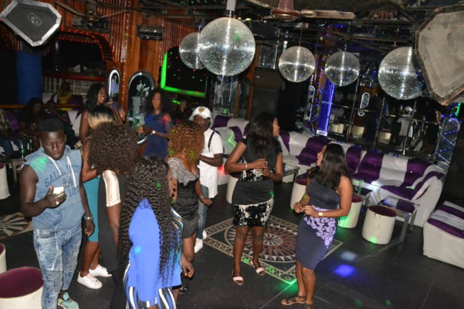 La nouvelle voix de la musique Yacine en live au Golden Night Club. La nouvelle voix de la musique Yacine en live au Golden Night Club.