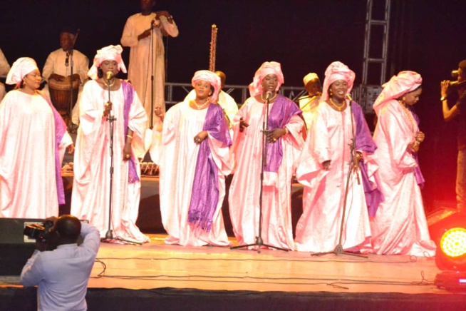HOMMAGE A MADIODIO GNINGUE: Le Sorano a rendu à César ce qui lui appartient avec l'ensemble lyrique traditionel.