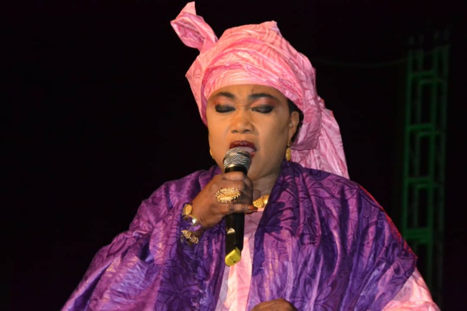 HOMMAGE A MADIODIO GNINGUE: Le Sorano a rendu à César ce qui lui appartient avec l'ensemble lyrique traditionel. HOMMAGE A MADIODIO GNINGUE: Le Sorano a rendu à César ce qui lui appartient avec l'ensemble lyrique traditionel.