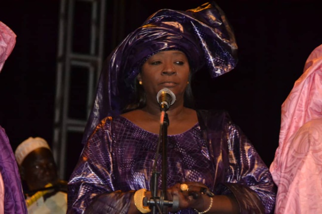 HOMMAGE A MADIODIO GNINGUE: Le Sorano a rendu à César ce qui lui appartient avec l'ensemble lyrique traditionel. HOMMAGE A MADIODIO GNINGUE: Le Sorano a rendu à César ce qui lui appartient avec l'ensemble lyrique traditionel.