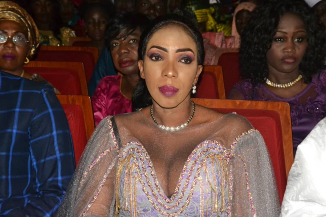 HOMMAGE A MADIODIO GNINGUE: Le Sorano a rendu à César ce qui lui appartient avec l'ensemble lyrique traditionel. HOMMAGE A MADIODIO GNINGUE: Le Sorano a rendu à César ce qui lui appartient avec l'ensemble lyrique traditionel.