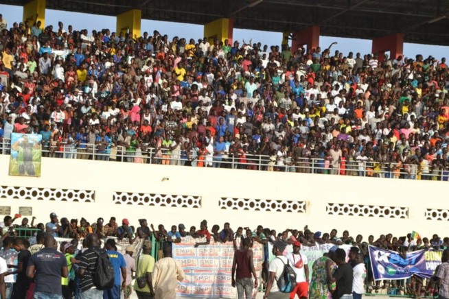 Eumeu Séne “rate” son Bakou et quitte le stade en snobant les journalistes ! Eumeu Séne “rate” son Bakou et quitte le stade en snobant les journalistes !