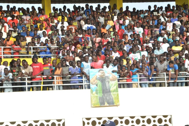 Eumeu Séne “rate” son Bakou et quitte le stade en snobant les journalistes ! Eumeu Séne “rate” son Bakou et quitte le stade en snobant les journalistes !