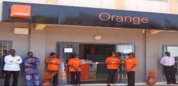 Usagers en colère : «Orange veut abuser des Sénégalais» Usagers en colère : «Orange veut abuser des Sénégalais»