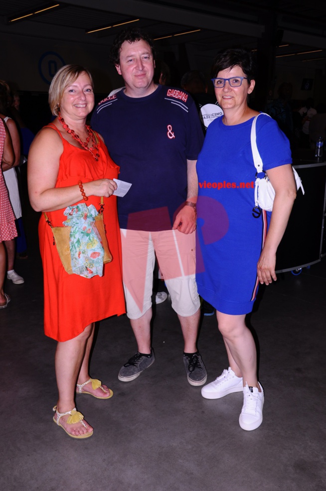 Les premiéres images du"GRAND BAL" au Palais 12 de Bruxelles avec la méga star planétaire Youssou Ndour. Les premiéres images du"GRAND BAL" au Palais 12 de Bruxelles avec la méga star planétaire Youssou Ndour.