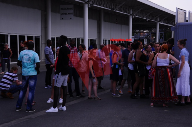 Les premiéres images du"GRAND BAL" au Palais 12 de Bruxelles avec la méga star planétaire Youssou Ndour. Les premiéres images du"GRAND BAL" au Palais 12 de Bruxelles avec la méga star planétaire Youssou Ndour.