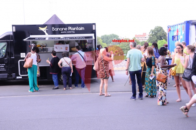 Les premiéres images du"GRAND BAL" au Palais 12 de Bruxelles avec la méga star planétaire Youssou Ndour.